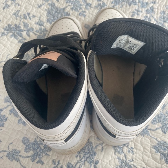 Nike Air Jordan 1 Mid Arctic Orange Sneakers Youth Size 6 - Picture 9 of 10